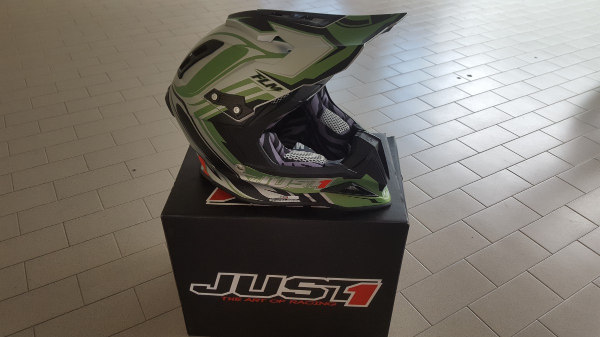 CASCO JUST1 J12 FLAME GREEN BLACK 